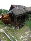 resort in disrepair on Tinggi.JPG (91 KB)